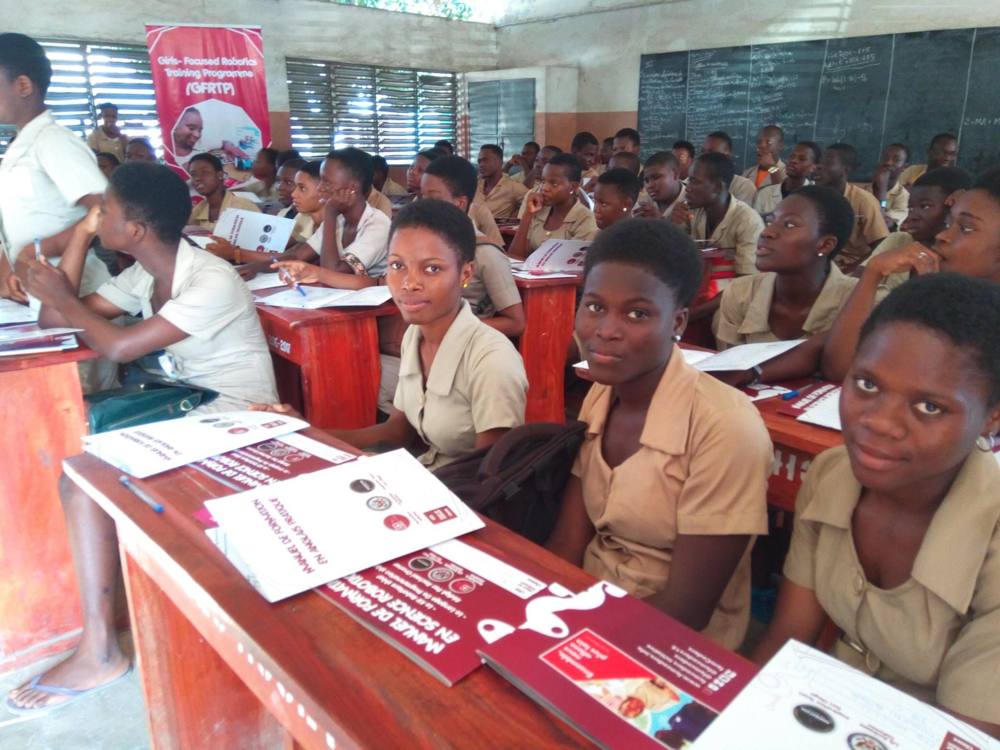 Salle de classe pleine d'élèves pendant une session GFRTP
